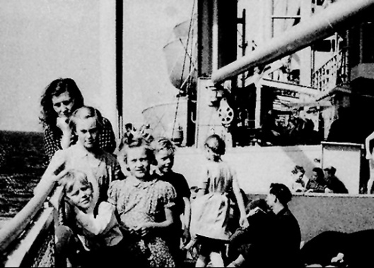 DISPLACED PERSONS FROM LITHUANIA ARRIVING IN AUSTRALIA, Image Copyright Western Australian Museum